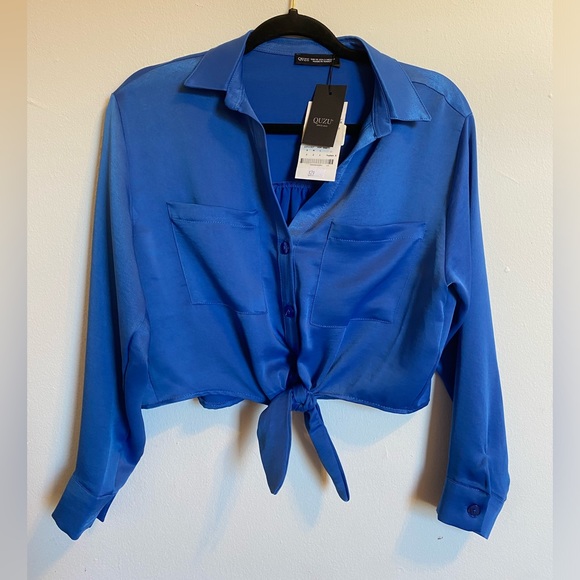 Blue cropped button up blouse with tie in front - Picture 3 of 4